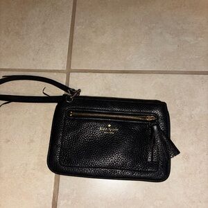 Used Kate spade wallet top zipper is broken
